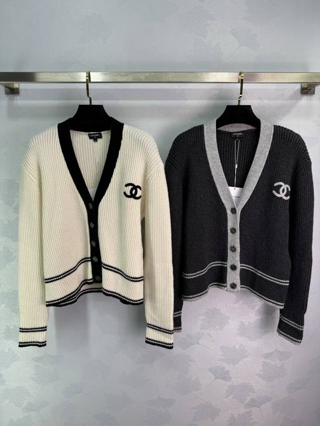 Ch*2025 Early Fall New V-neck knitted cardigan! Custom cashmere yarn, woven for