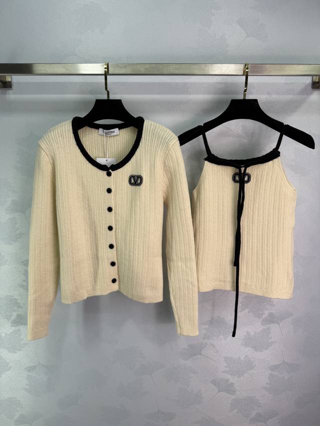 Va*25 New Early Fall Knit Cardigan Two-Piece Set. Black collar and double-breast