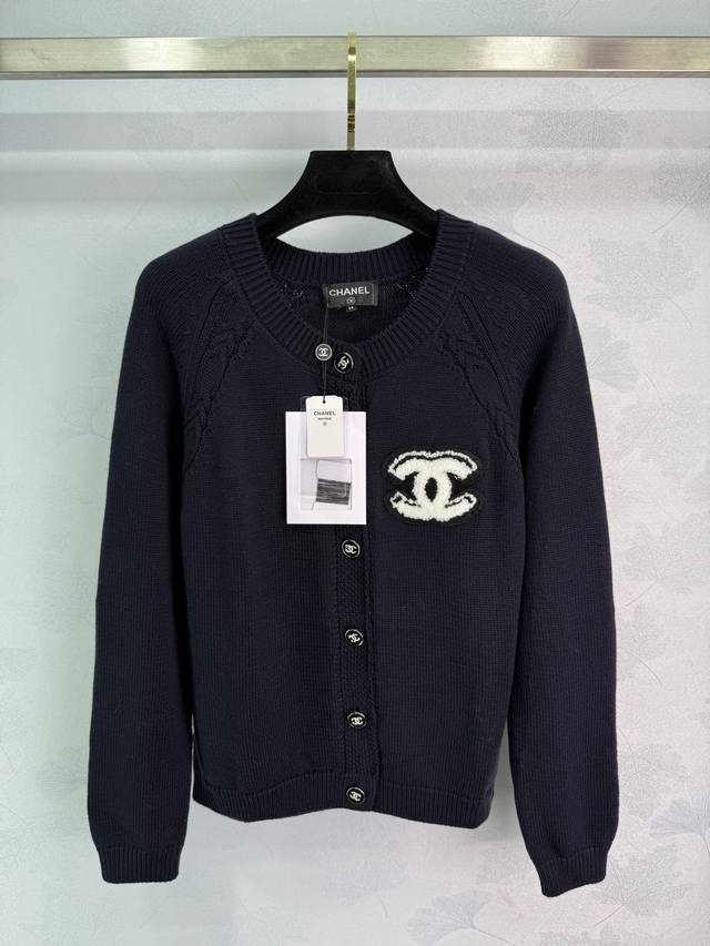 Ch* 2025 Early Fall new round-neck knitted long-sleeved cardigan! Custom-woven w