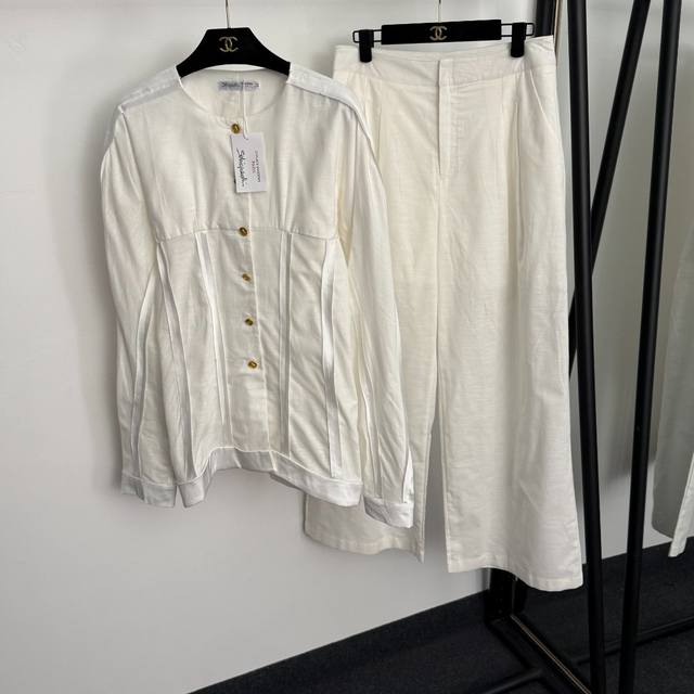 Style No. 20255819 Schiaparelli's newest linen suit, custom-made special-shaped