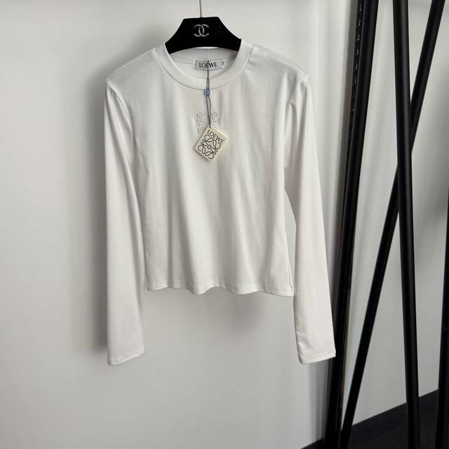 Style No. 20255813 Loew*s new chest logo embroidered long-sleeved T-shirt, avai