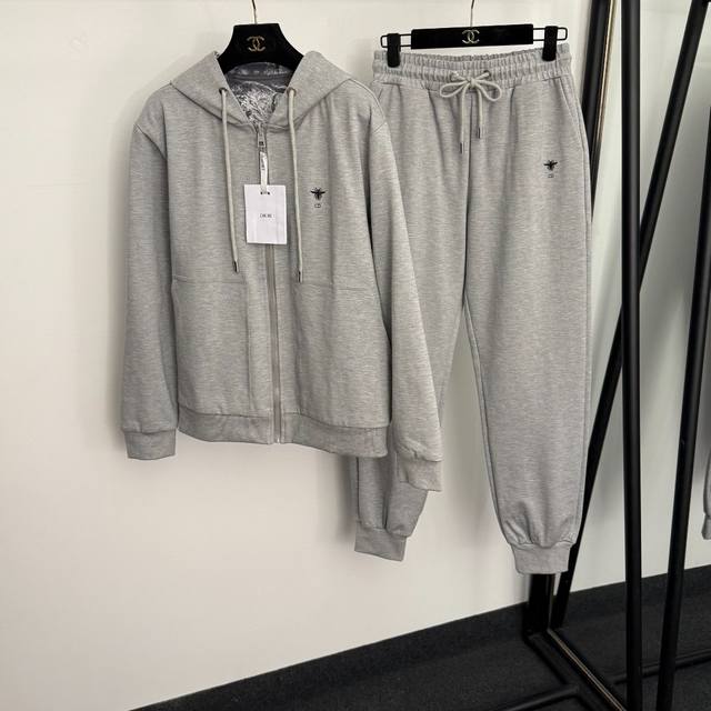 Style No. 20255799 Dio's newest sports suit, featuring a reversible long-sleeve