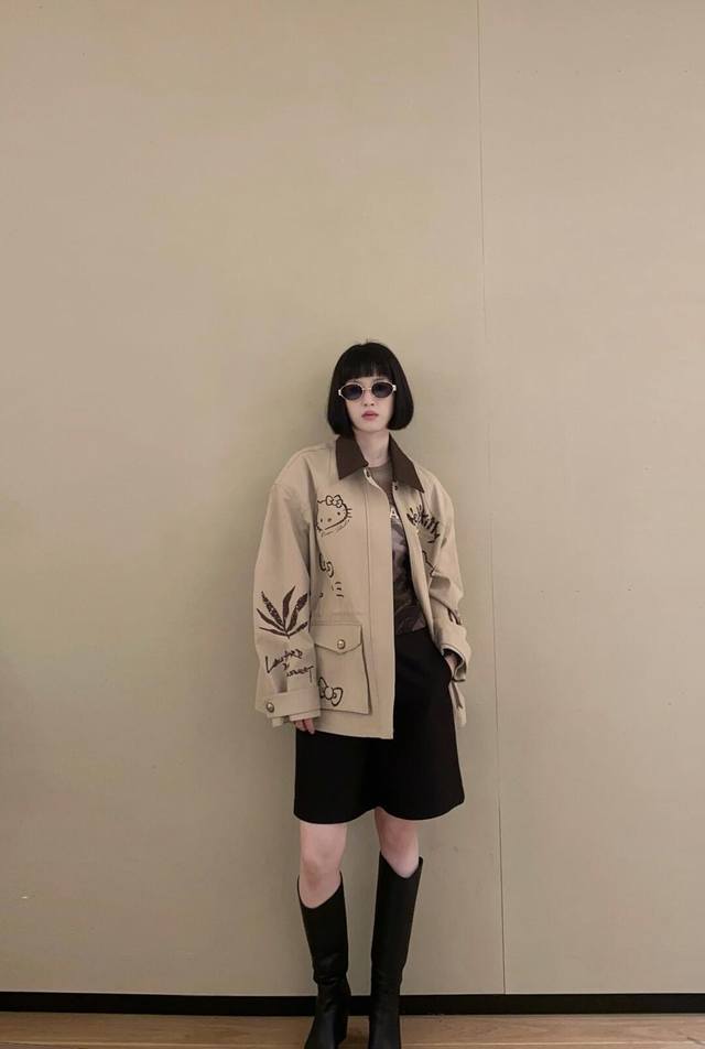 Rev*N 25Fw New Early Autumn Hello Kitty Joint Barn Style Graffiti Style JacketحE