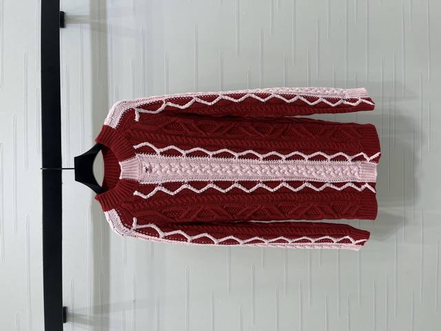 New, original, high-quality Chane* 2025 Early Fall collection! A cable-knit dre