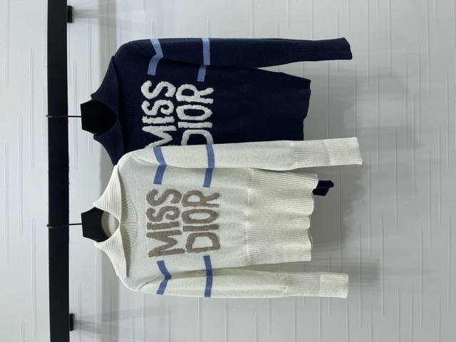 New, original, high-end quality, Dio *2025 Early Fall Collection! Turtleneck kn