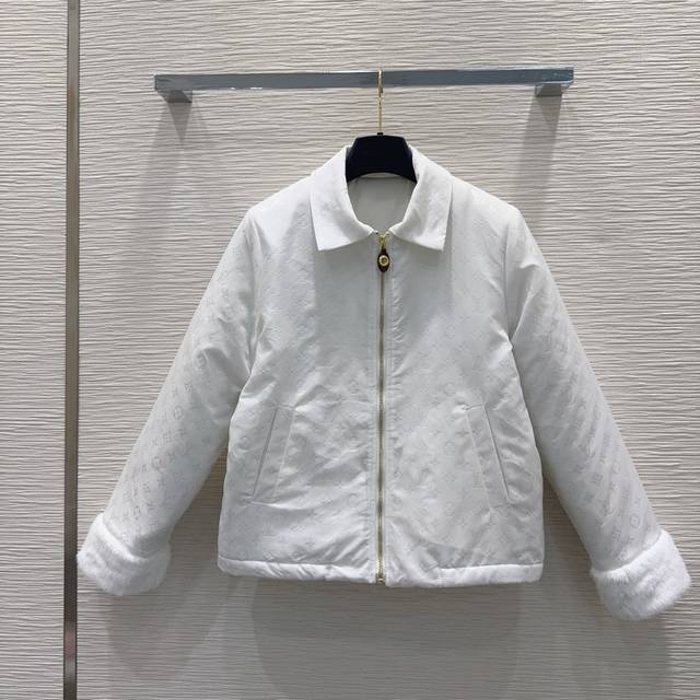 Louis Vuitto* 2025Fw new coat with a comfortable feel and padded lining. It's a