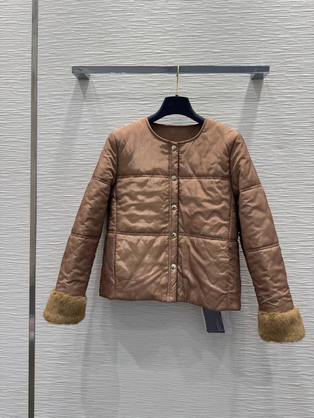 Louis Vuitto* 2025Fw new coat with a comfortable feel and padded lining. It's a