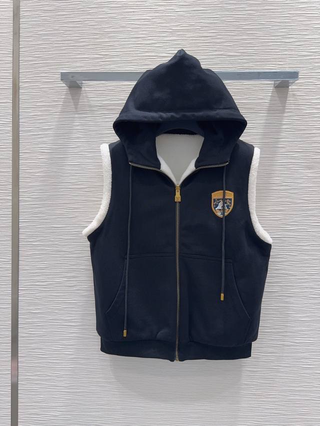 Louis Vuitto* 2025Fw new vest, elegant and stylish, featuring a luxurious feel.