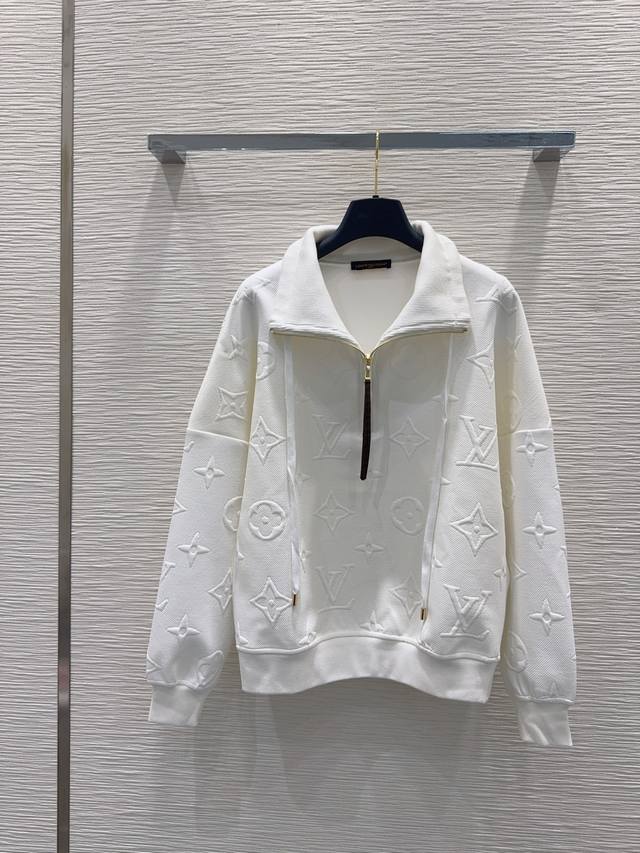 Louis Vuitt*On 2025Fw new casual sportswear top. It's a cool yet stylish piece,