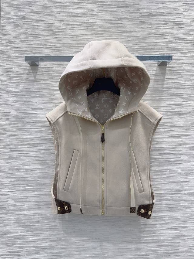 Louis Vuitto* 2025Fw new vest, elegant and stylish, featuring a luxurious feel.