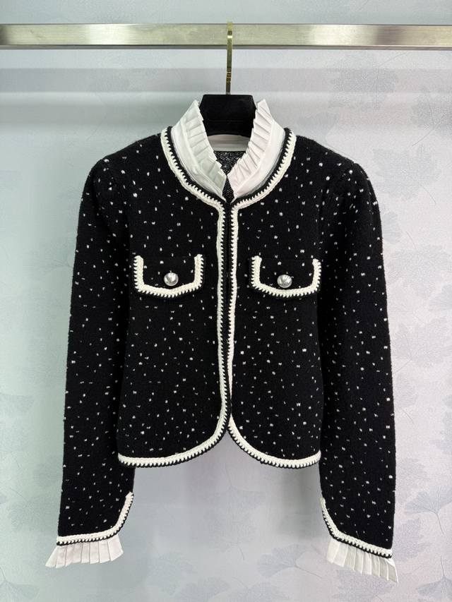 Niche*25 Early Fall new knitted short jacket in black and white, featuring a sty