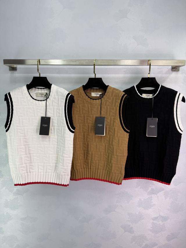 Fend*25Fw's new round-neck pullover knit vest features a classic double-F jacqua