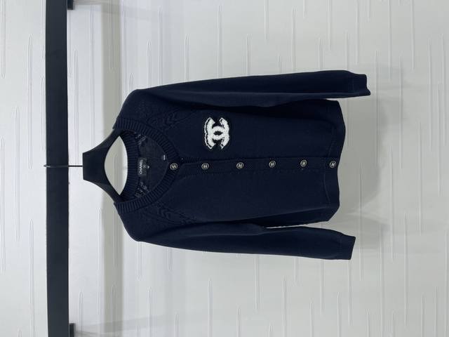 New, original, high-end quality Chane* 2025 Early Fall collection! Round-neck k