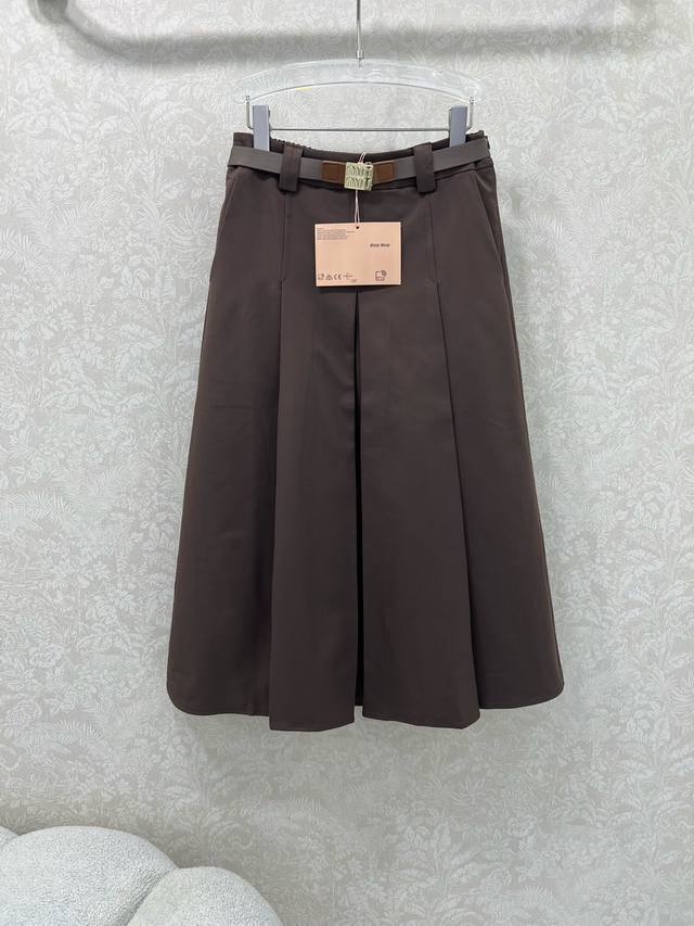 Miumi* 25 new Miu retro pleated skirt with custom metal waistband. The skirt is
