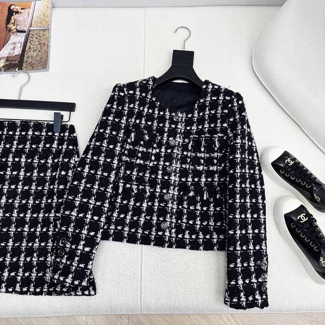 Elegant Coco girl C home 25Ss latest autumn and winter heavy-duty positioning pl