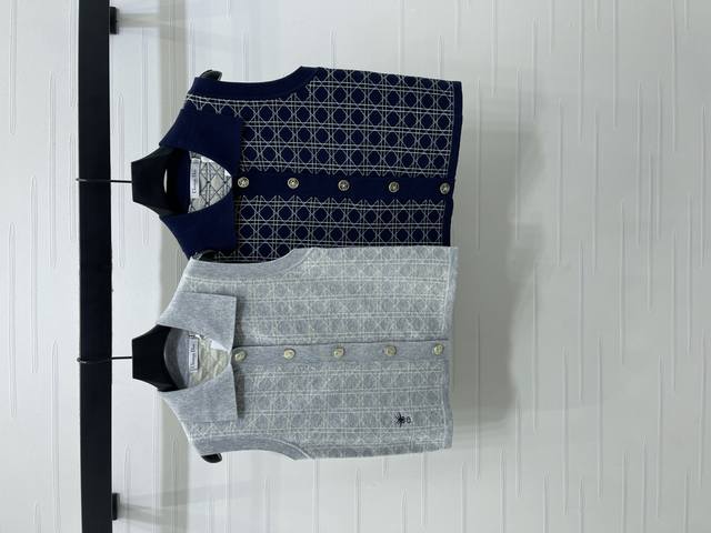 New, original, high-end Dio* 2025 Early Fall Collection! Lapel jacquard knit ve