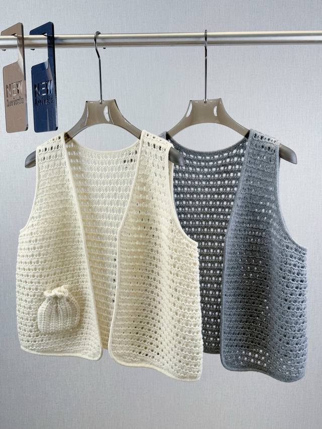 Sw Home | Lucky Bag Knit Vest 100% Cashmere A style seen on the runway of a nich