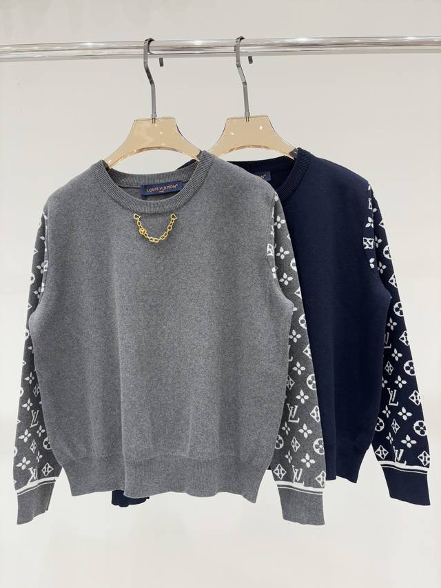 L long sleeves