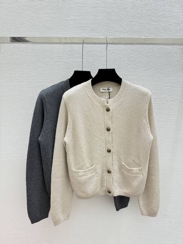 M's early autumn new solid color simple round neck knitted long sleeve cardigan