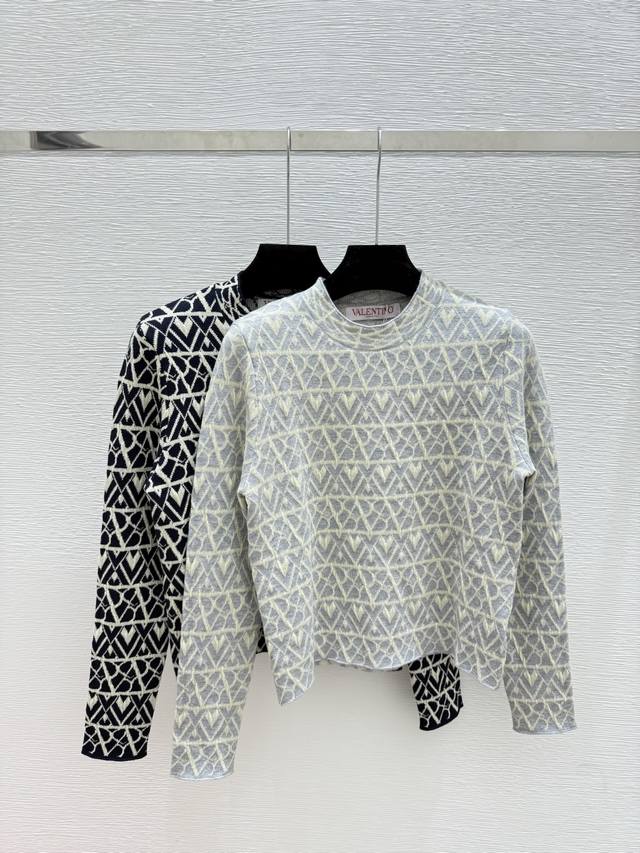 Va's early autumn new letter striped round neck knitted long sleeve Color: Gray