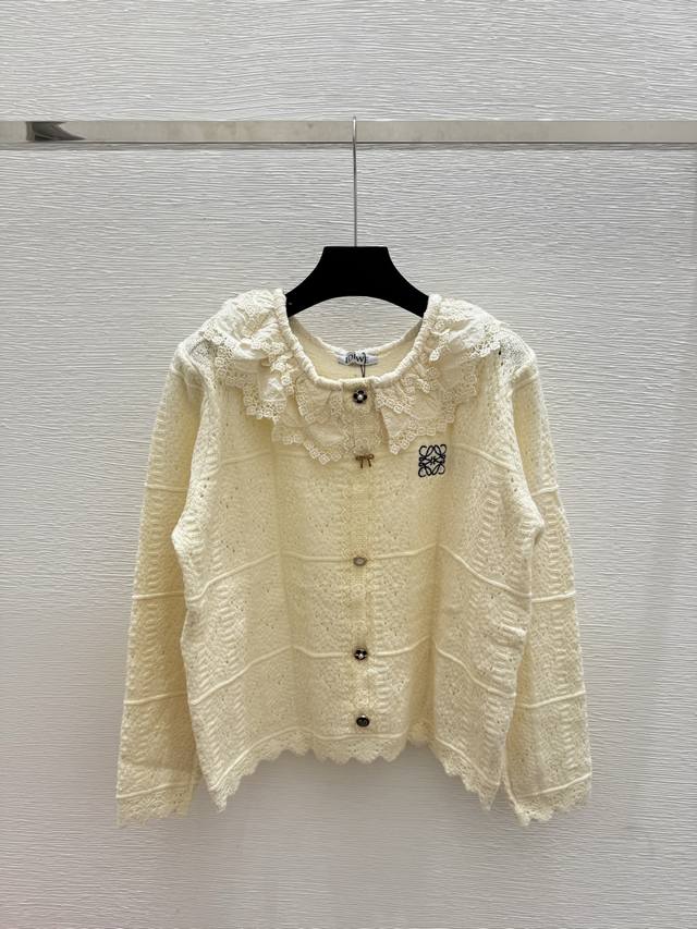 Lo's early autumn new lace hollow round neck knitted long sleeve Color: Apricot