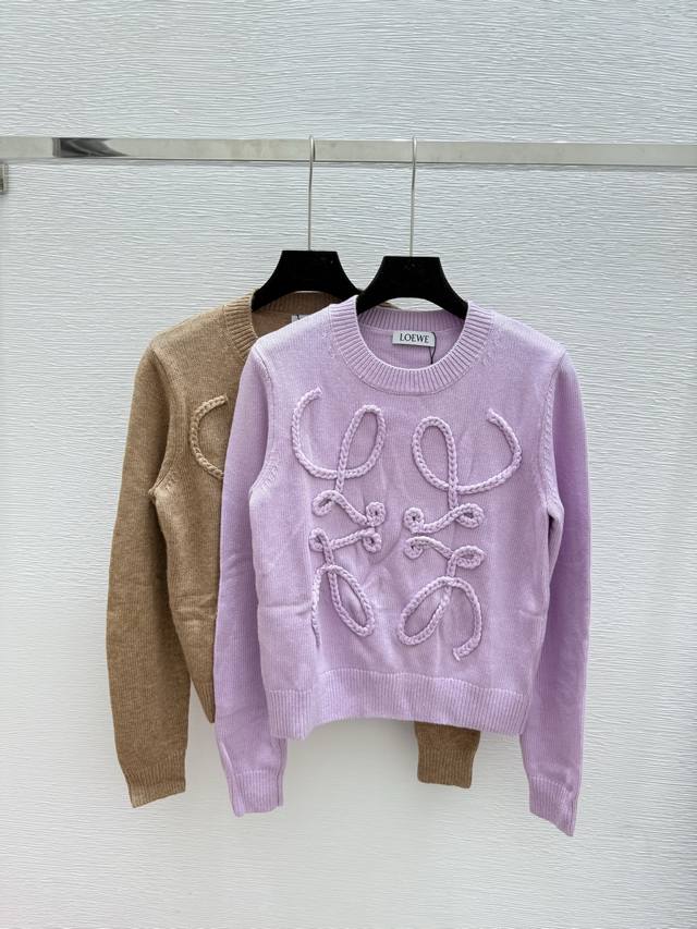 Lo's early autumn new solid color three-dimensional pattern round neck knitted l