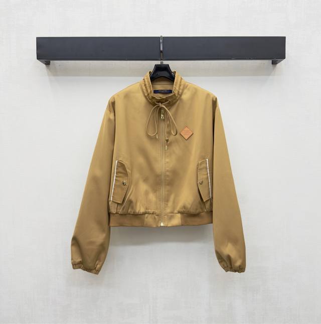 Louis Vuitto*2025 New Arrivals. This custom-made stand-up collar drawstring jack