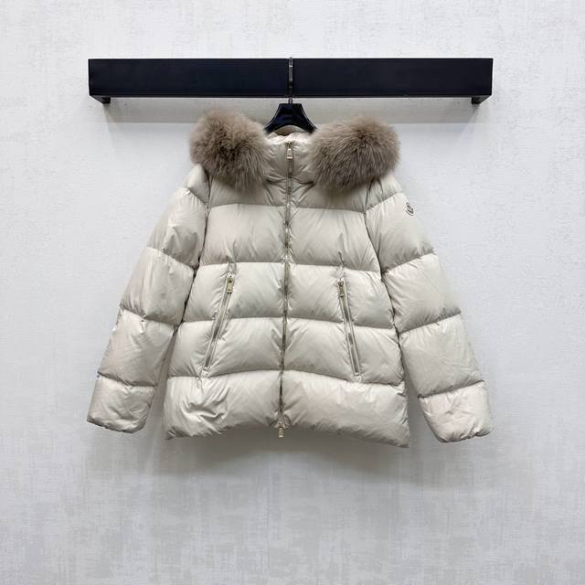 Moncle*2025 New Arrival: Custom-Made Down Jacket with Detachable Hood and Fur Co