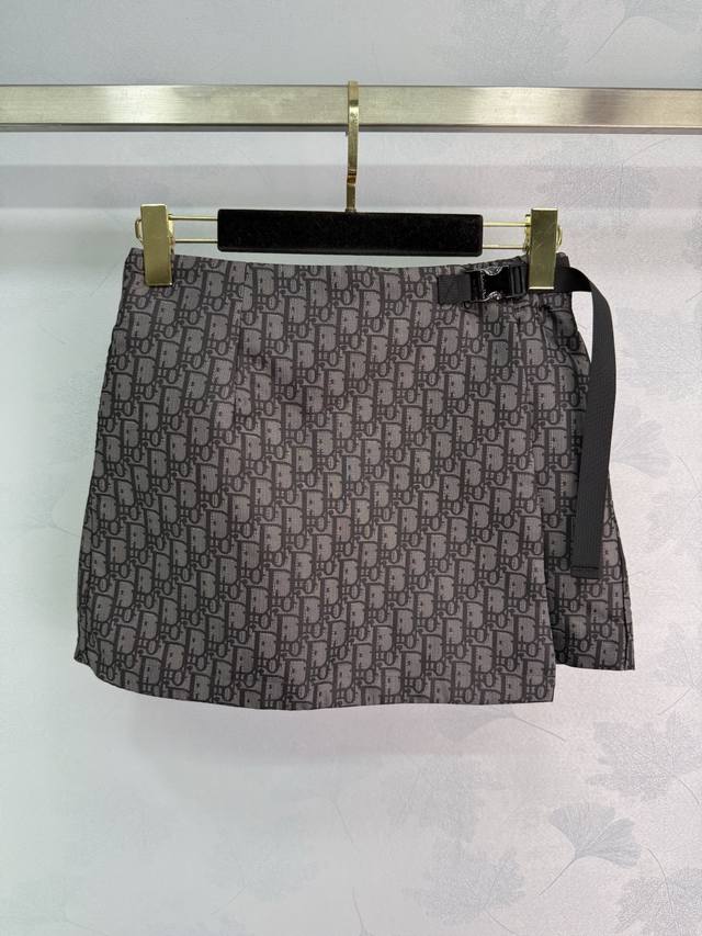 Dio*2025 New Arrival: Hooded jacquard jacket and culottes set. Custom YB importe