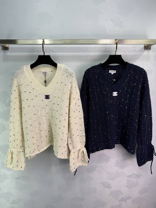 Ch*25 Early Fall new double C polka dot sweater with V-neck design and Chanel lo