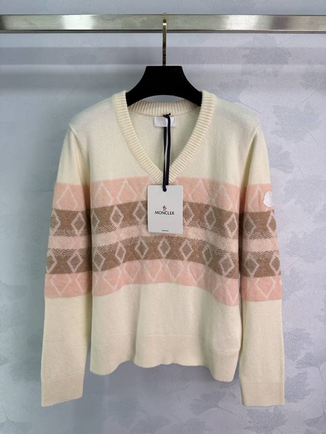 Moncle*2025 Early Fall new release, a contrasting diamond-patterned V-neck knit