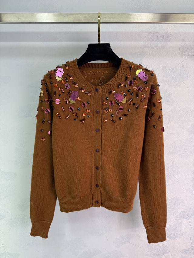 Fend*2025 Early Fall new sequined beaded knitted cardigan. Made with custom Yb w
