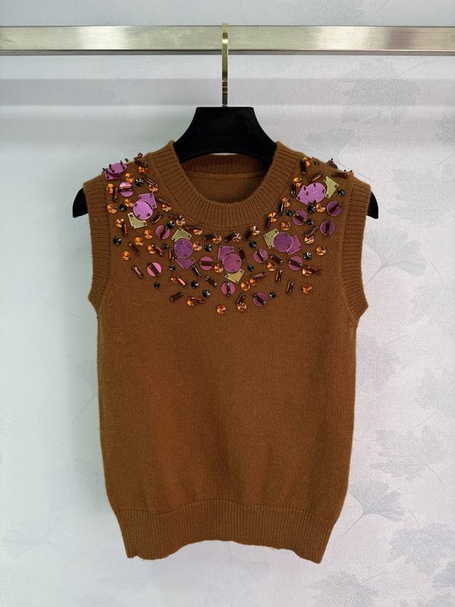 Fend*2025 Early Fall new sequined beaded knitted vest. Custom-made with Yb wool