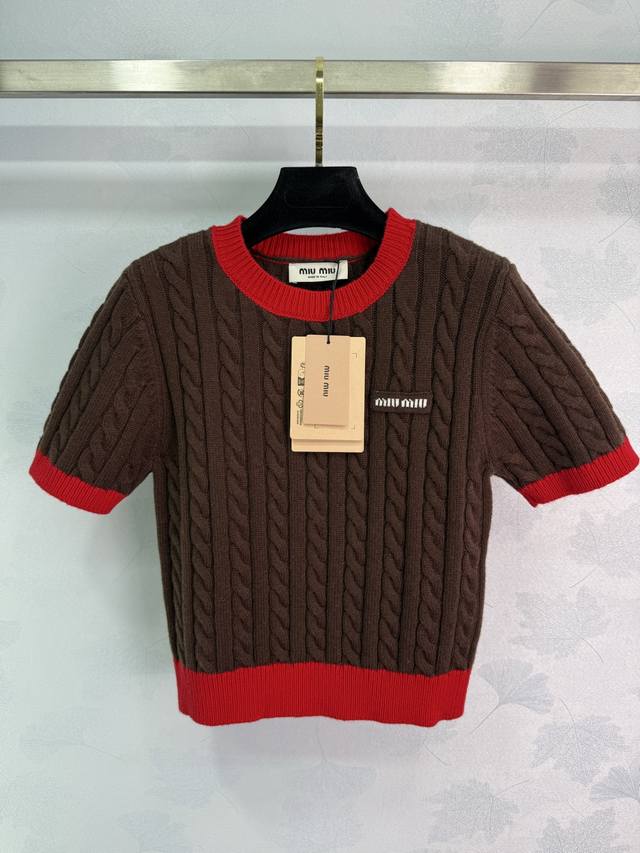 Miumi*2025 Early Fall new model. Contrast color twisted lettered knit short-slee
