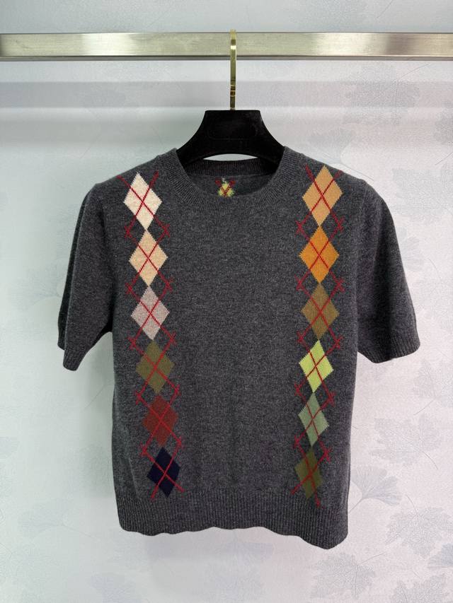 Er*25 New Early Autumn Diamond Round Neck Short Sleeve Grey Background with Colo