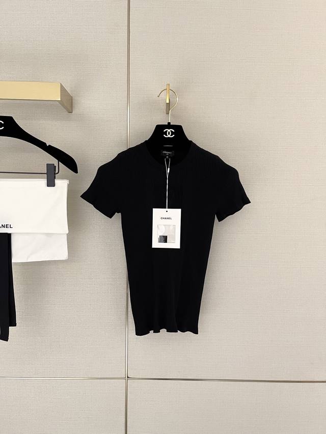 100% original. 100% original. Chanel 25B Heart Jacquard Knit Short Sleeve . Ful