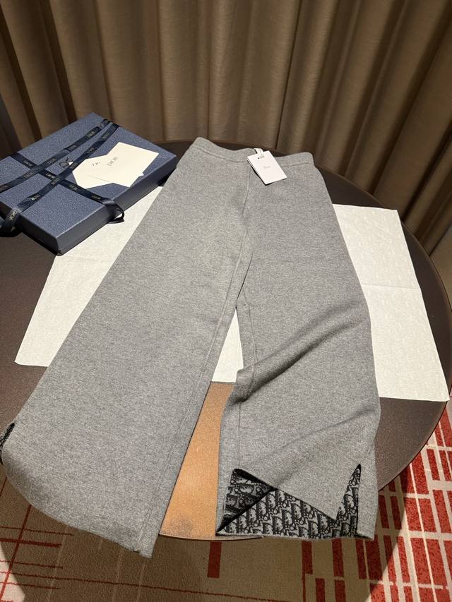 New arrival! Dio* monogram logo double-faced cashmere trousers are a must-have