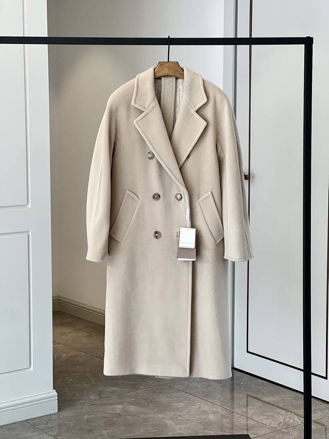 101801 Classic wool coat in oatmeal color Exclusive version, truly a top-tier pr