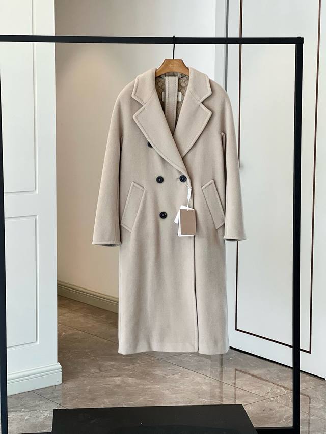 101801 Classic wool coat in sand color Exclusive version, truly a top-tier produ