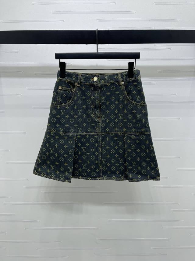 New, original, high-quality Louis Vui*Ton 2025 Early Fall collection! Laser fis