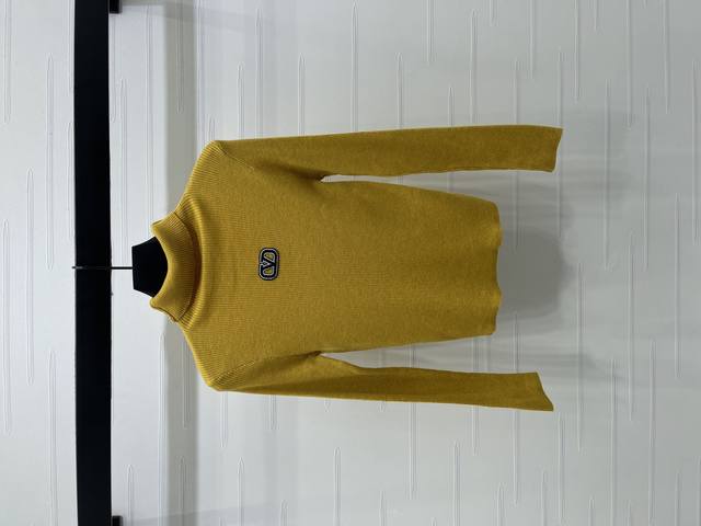New, original, high-quality Valentin* 2025 Early Fall collection! Turtleneck kn