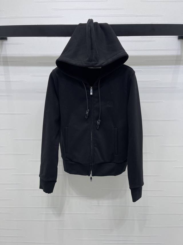 New, original, high-quality Loew* 2025 Early Fall collection! Hooded zip-up swe