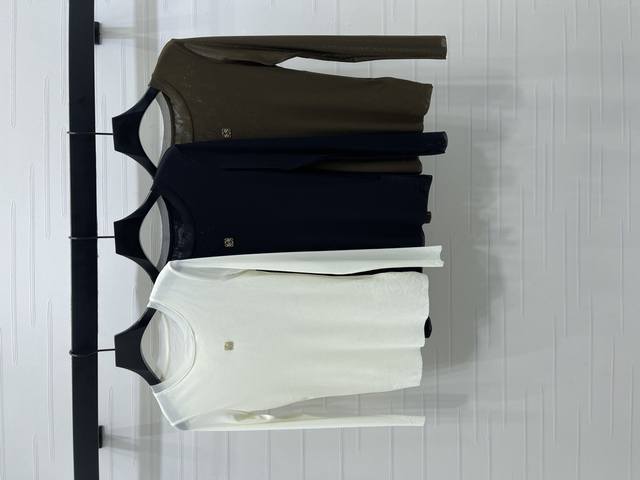 New, original, high-quality Loew* 2025 Early Fall collection! Mesh crew neck ba