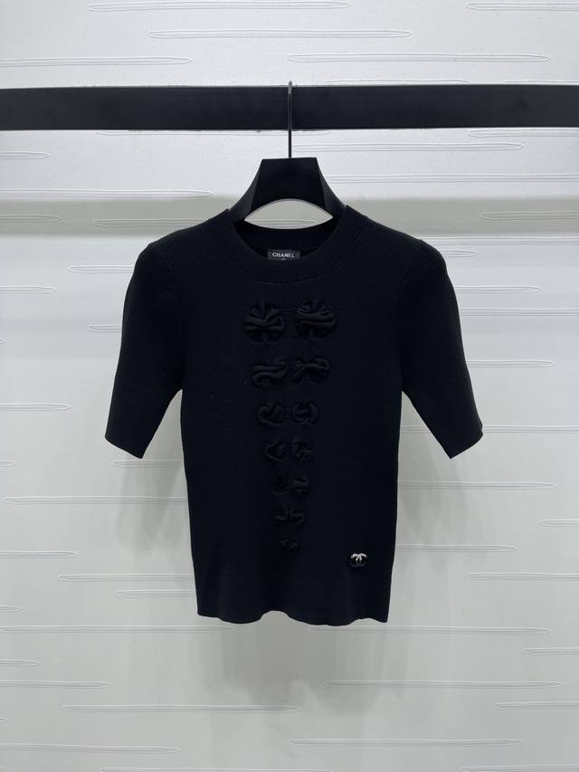 New, original, high-quality Chane* 2025 Early Fall collection! Bow crew neck sh