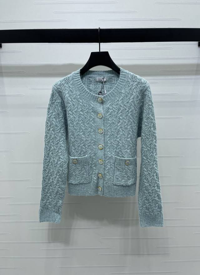 New, original, high-quality Chane* 2025 Early Fall collection! Cable-knit cardi