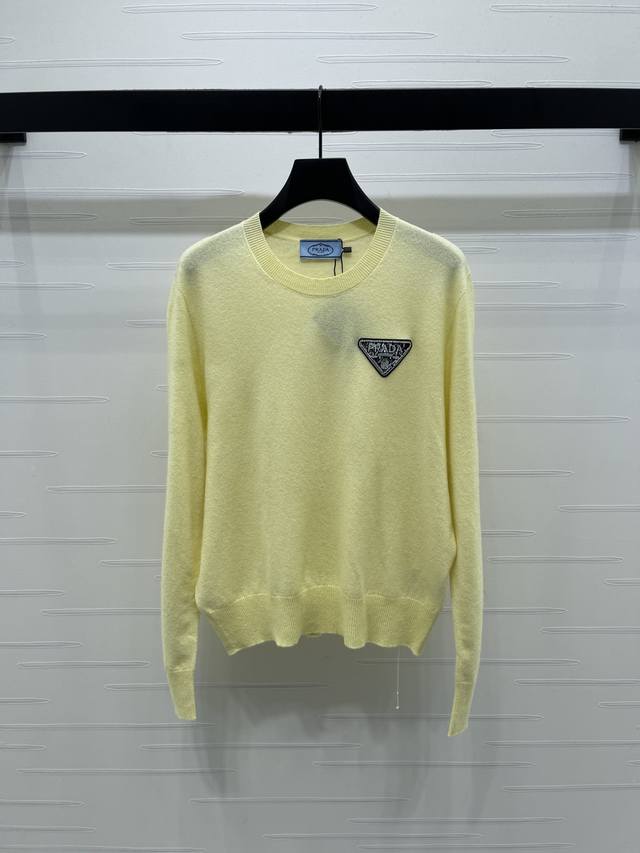 New, original, high-quality prad* 2025 Early Fall collection! Crew-neck knit lo