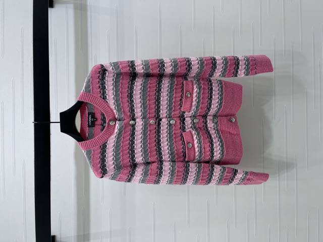 New, original, high-quality Chane* 2025 Early Fall Collection! Striped knitted