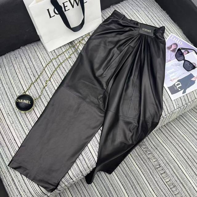 Highly recommend the 25th year early autumn series Loe* new lambskin pleated des