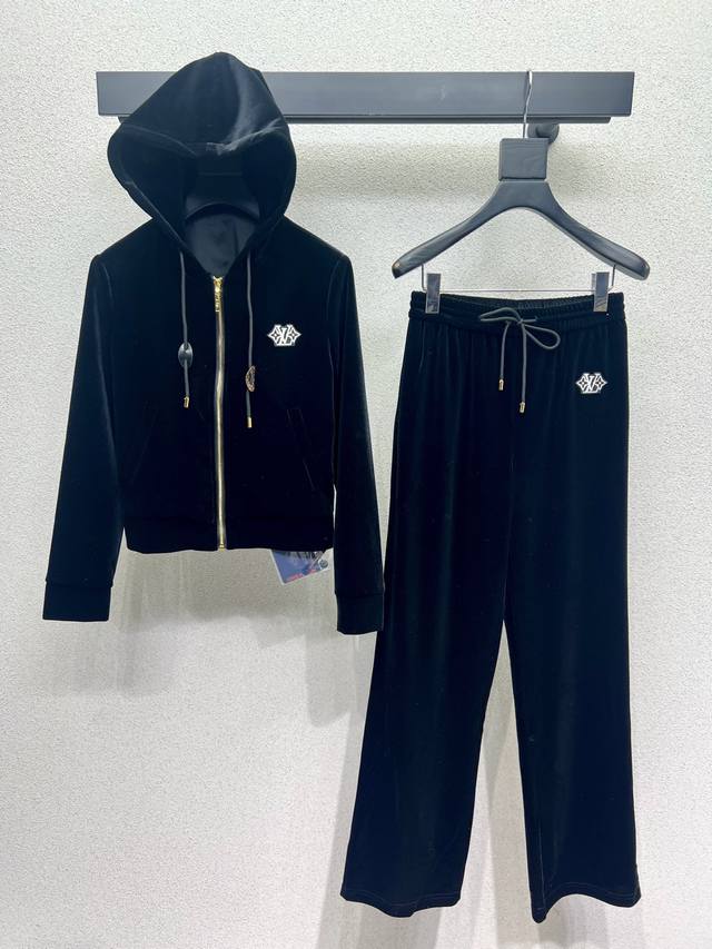 L velvet casual suit is versatile and not picky. Simple, advanced, durable and p