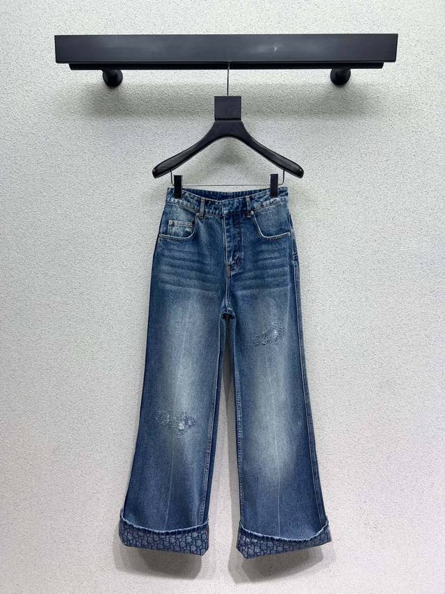 D's short denim jacket and denim pants are available separately! Create a luxuri